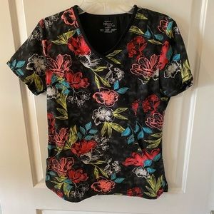 Flowered infinity scrub top